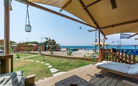 Logos Beach Village
